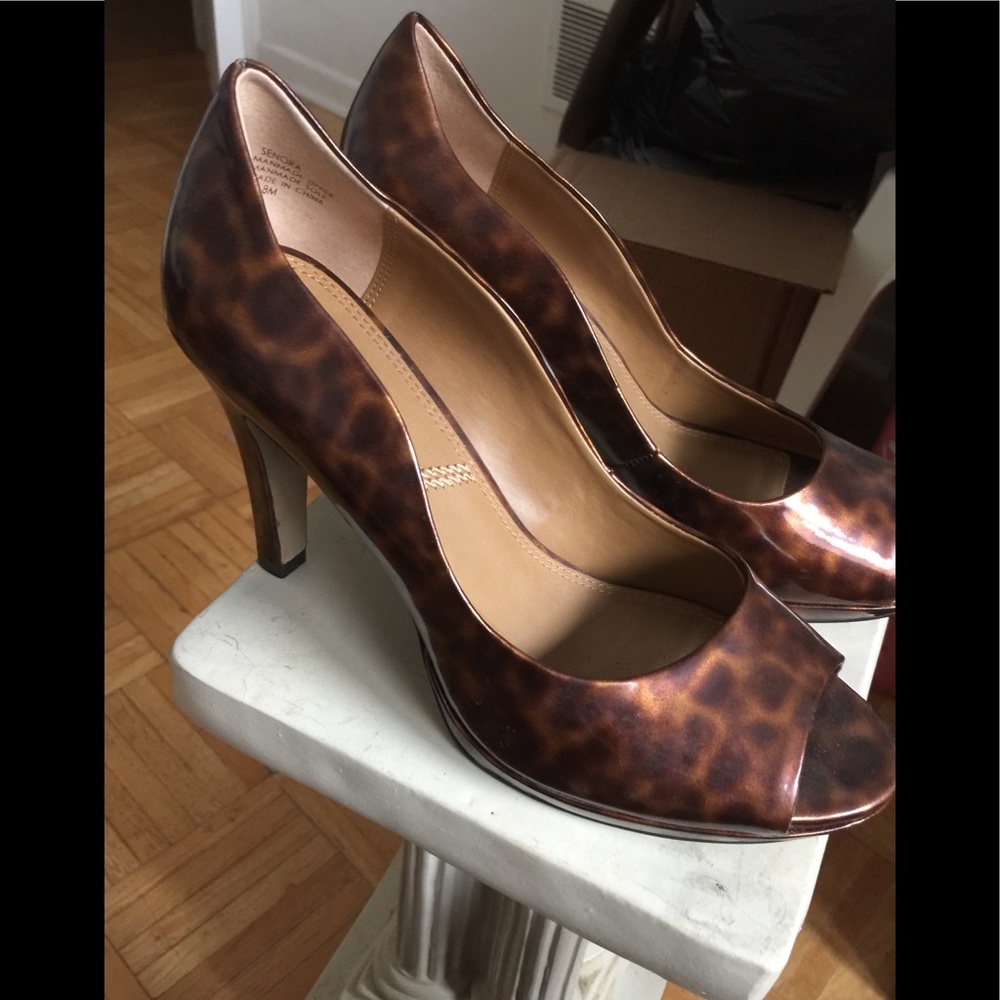 Tahari Patent Leather Heels Sz 8